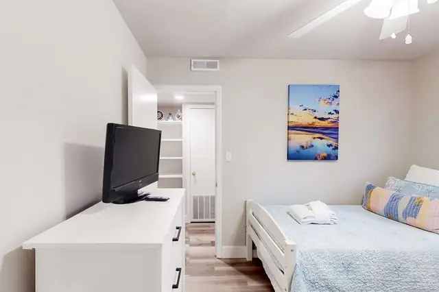 Bedroom at Fiddler’s Cove 3I